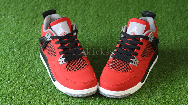 Authentic Air Jordan IV 4 Toro Bravo